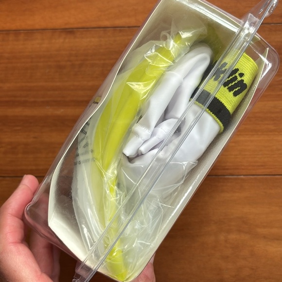 NWT Youth Compression Short/Cup - Picture 4 of 4